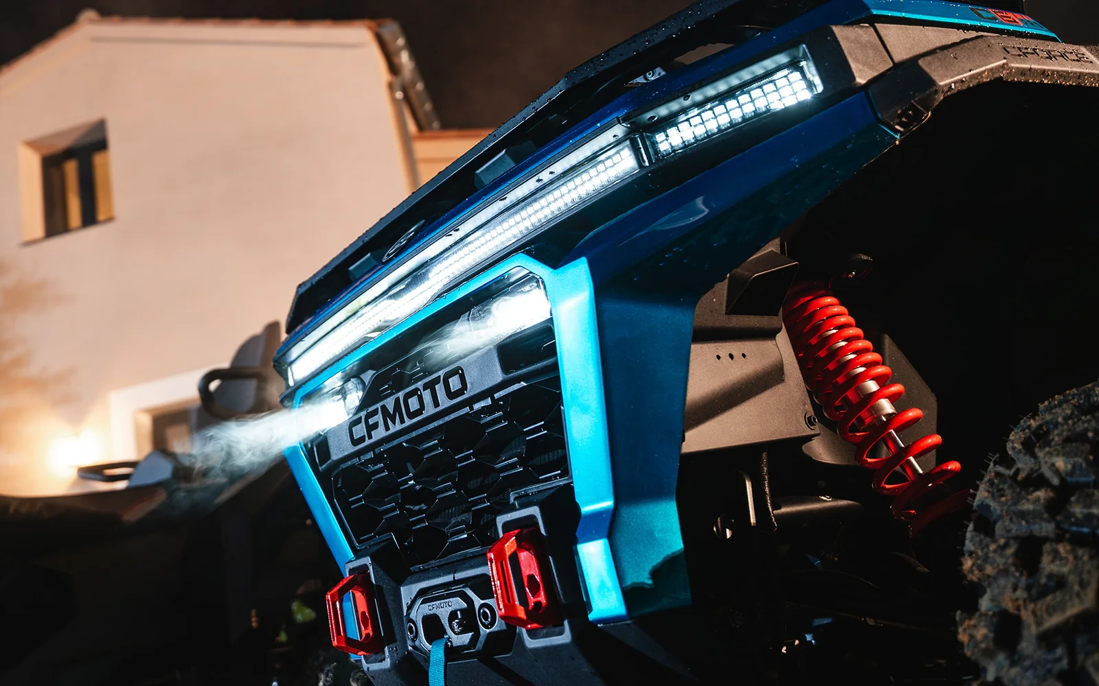 CFMOTO C6 PRO: fotografía oficial (en marcha)