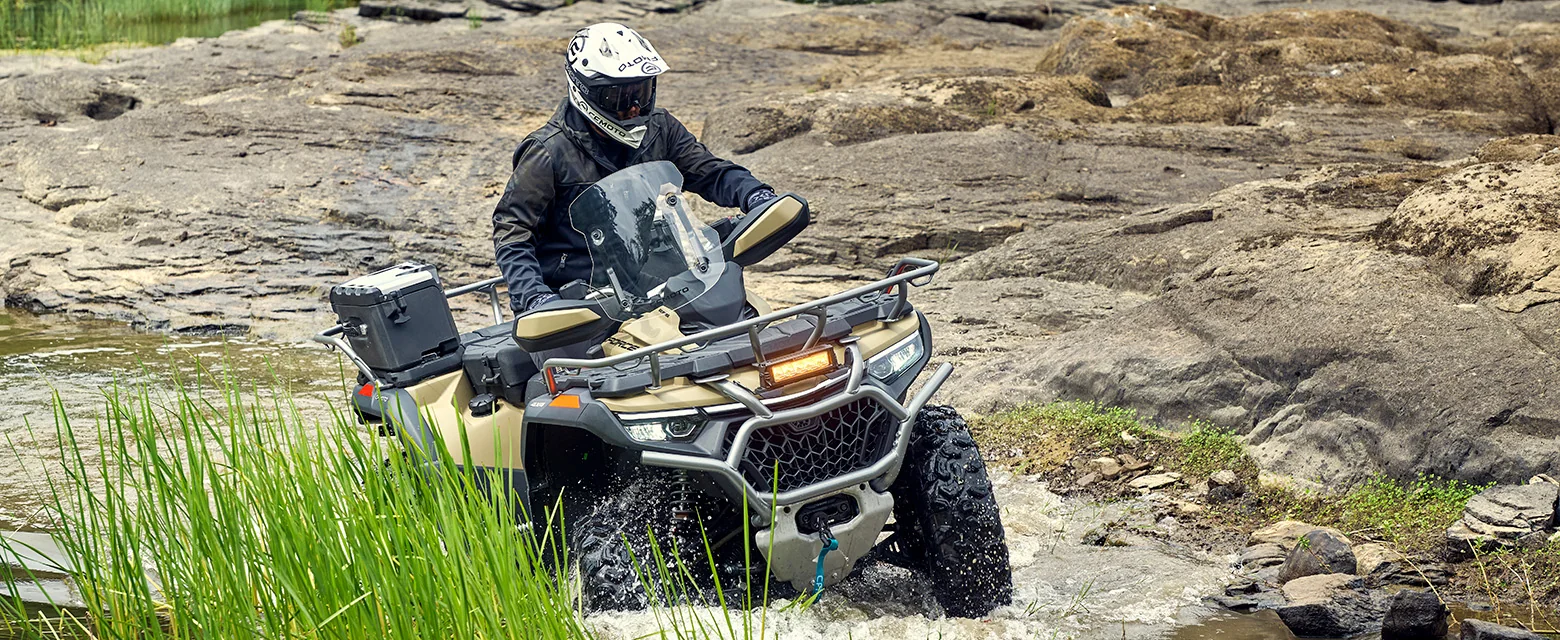 CFMOTO CFORCE 1000 OVERLAND: fotografía oficial (en marcha)