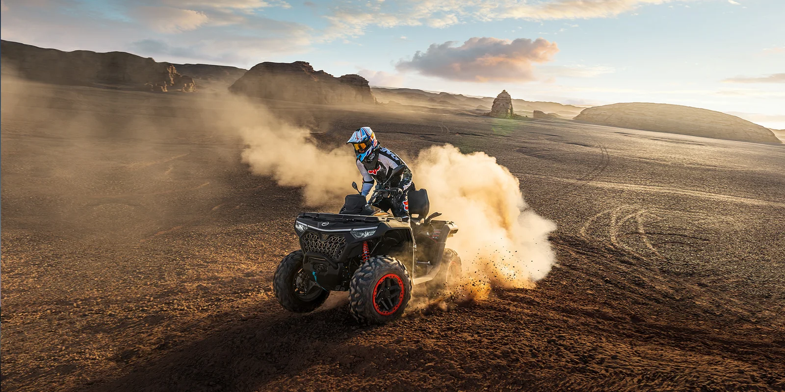 CFMOTO CFORCE 1000 TOURING: fotografía oficial (en marcha)