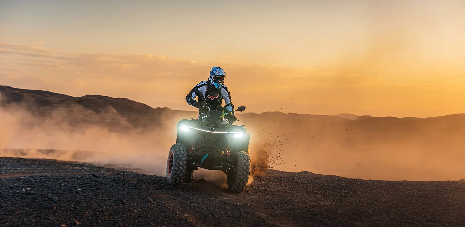 CFMOTO CFORCE 1000 TOURING: fotografía oficial (en marcha)
