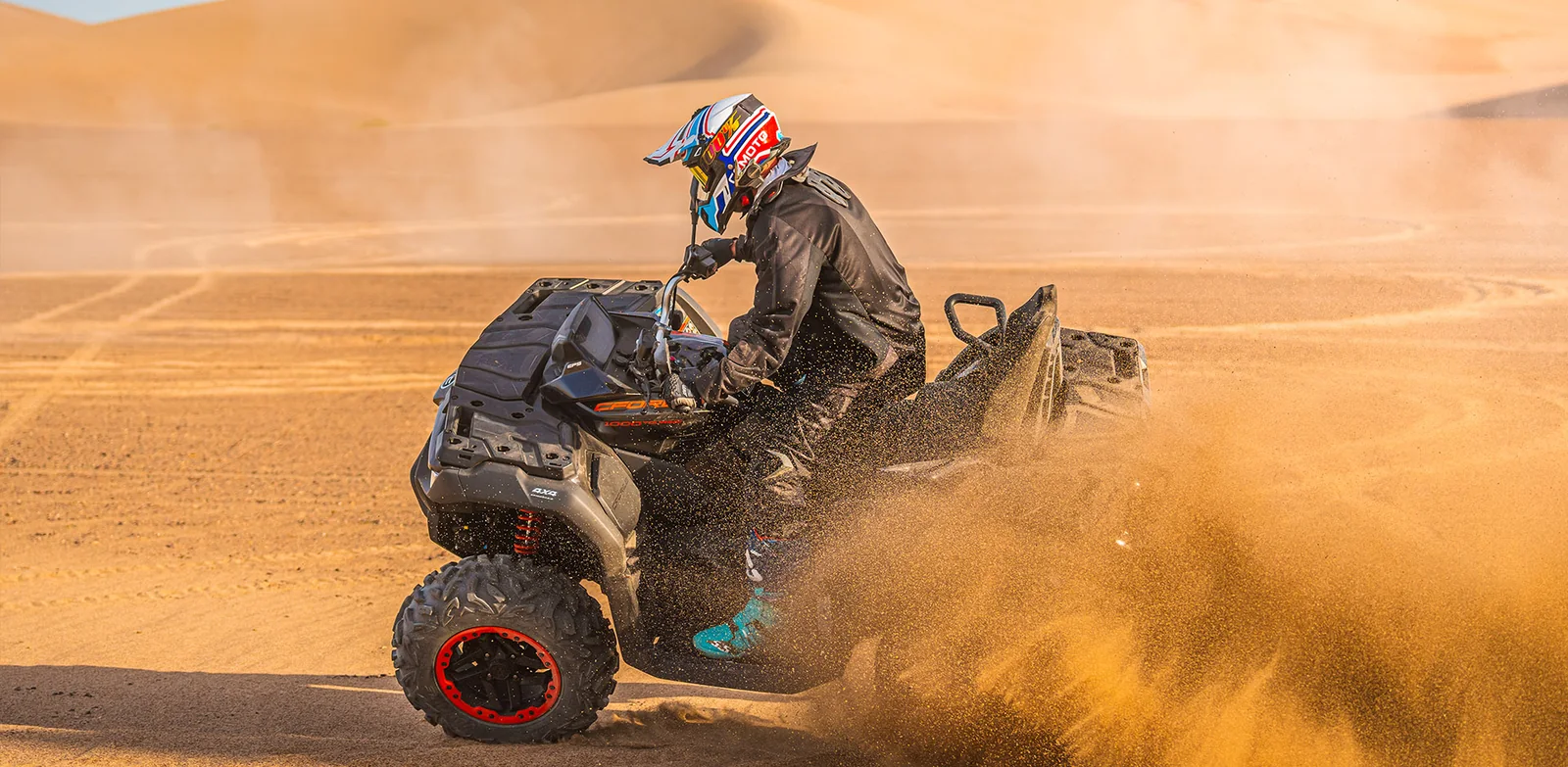 CFMOTO CFORCE 1000 TOURING: fotografía oficial (en marcha)