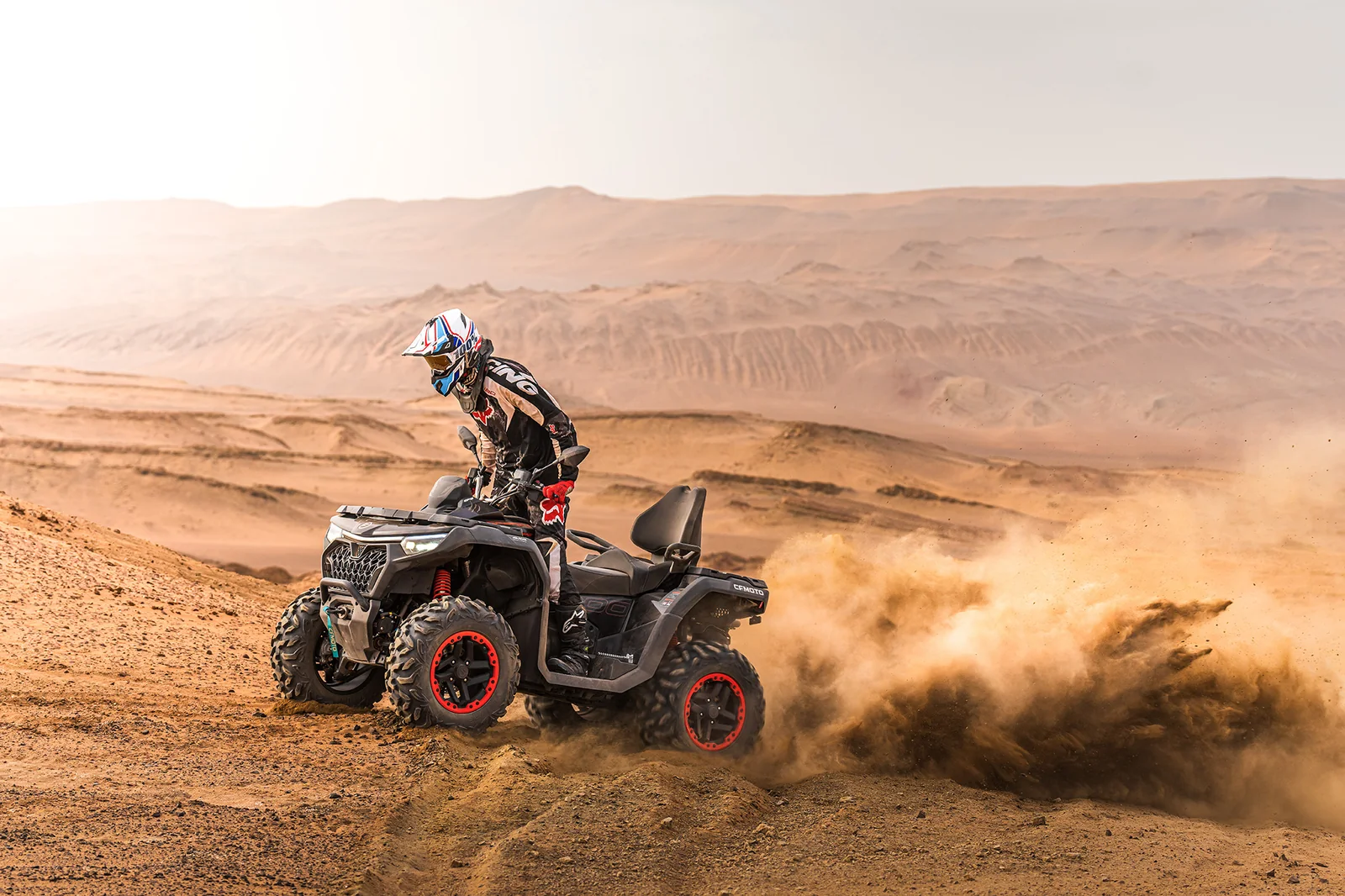CFMOTO CFORCE 1000 TOURING: fotografía oficial (en marcha)