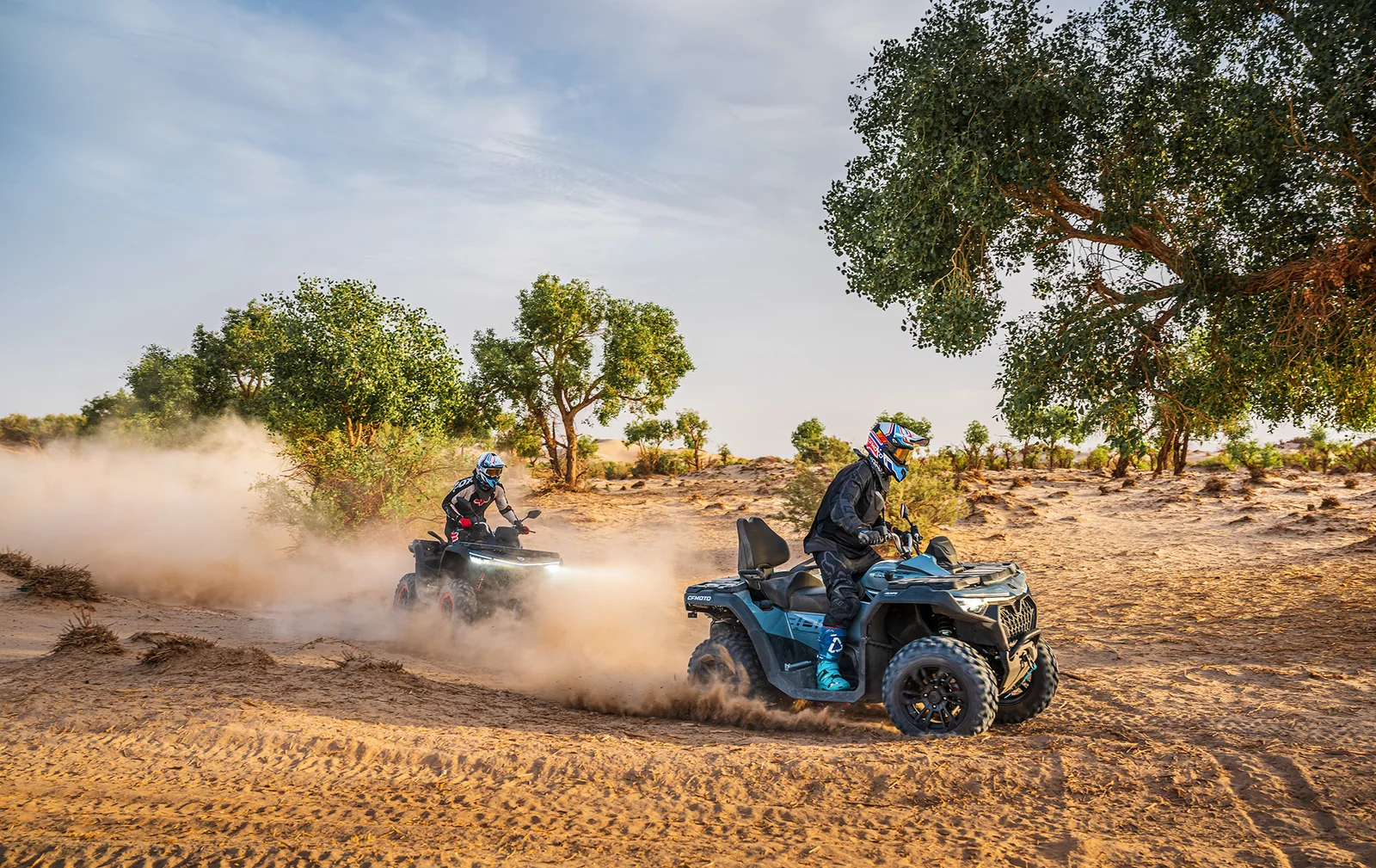 CFMOTO CFORCE 1000 TOURING: fotografía oficial (en marcha)