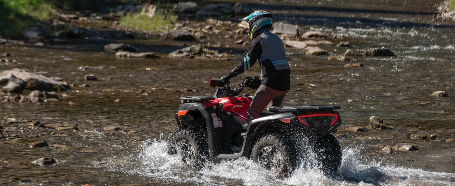 CFMOTO CFORCE 625: fotografía oficial (en marcha)