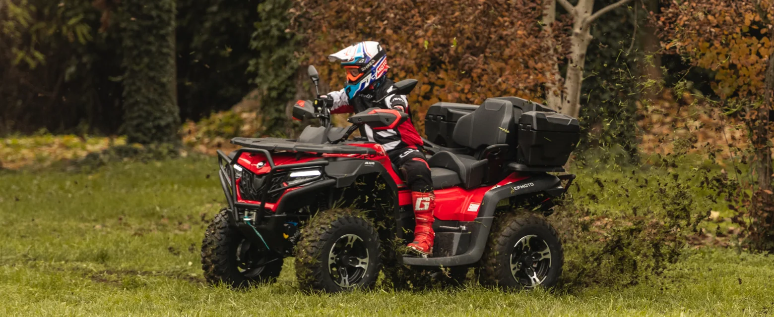 CFMOTO CFORCE 625 TOURING: fotografía oficial (en marcha)