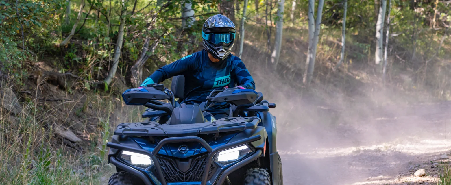 CFMOTO CFORCE 625 TOURING: fotografía oficial (en marcha)