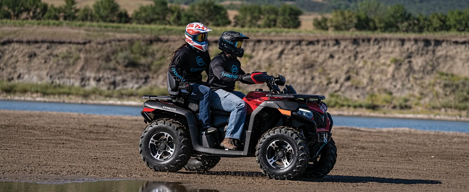 CFMOTO CFORCE 625 TOURING: fotografía oficial (en marcha)
