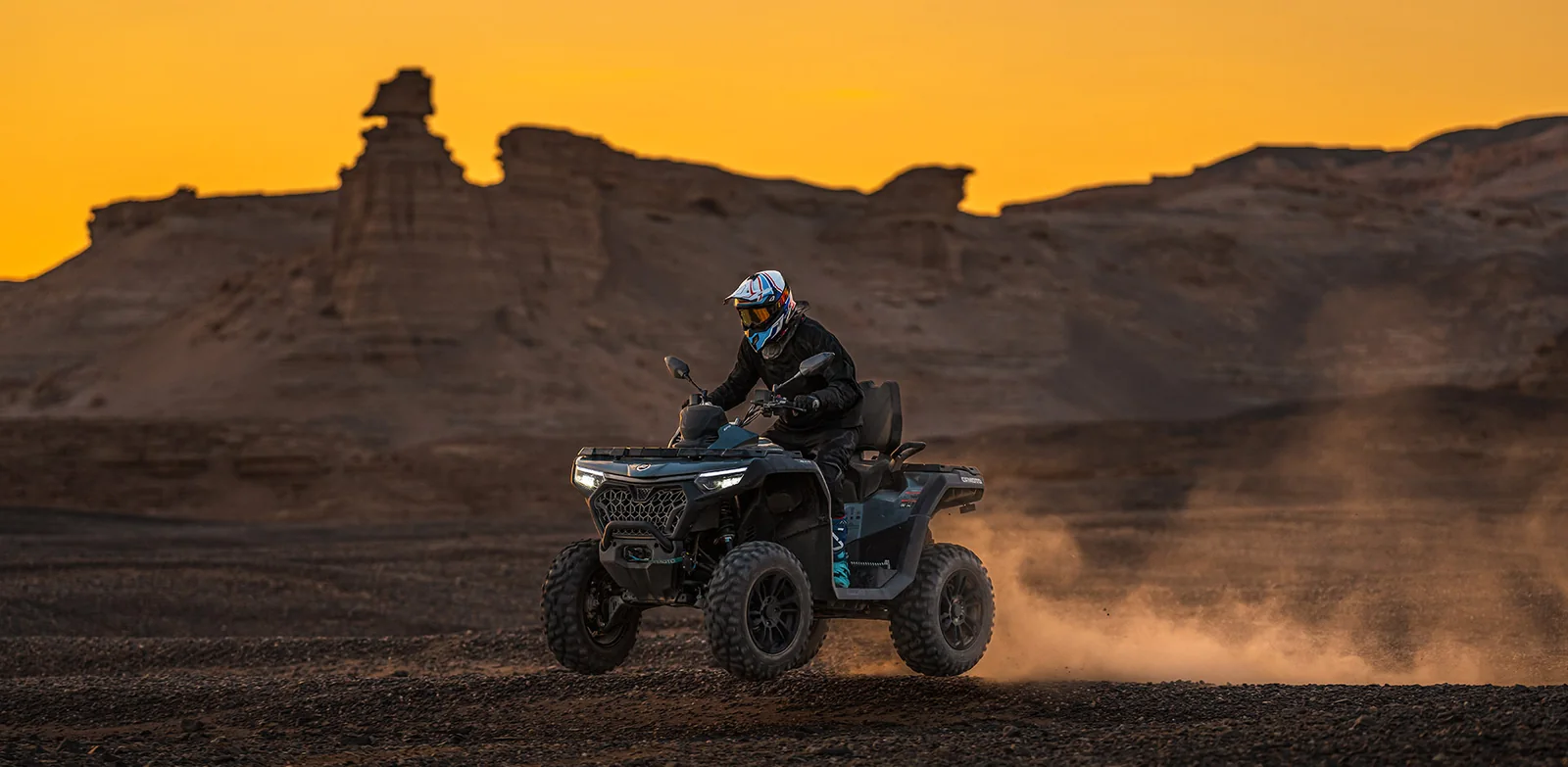 CFMOTO CFORCE 850 TOURING: fotografía oficial (en marcha)