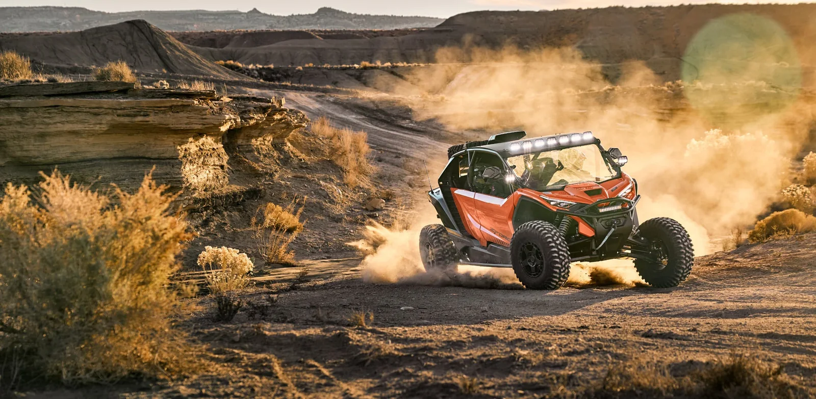 CFMOTO Z10 TURBO: fotografía oficial (en marcha)