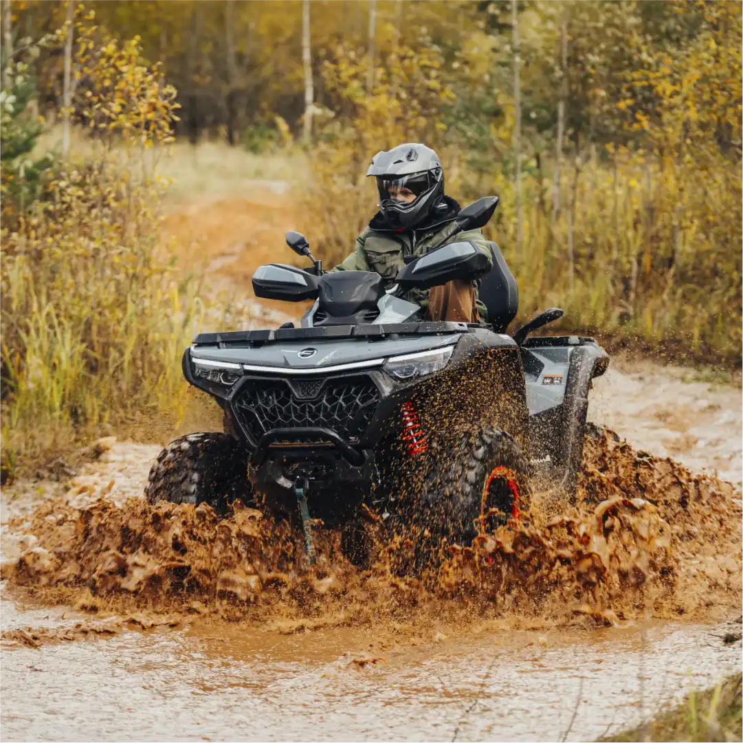 CFORCE 850 TOURING · imagen oficial del modelo