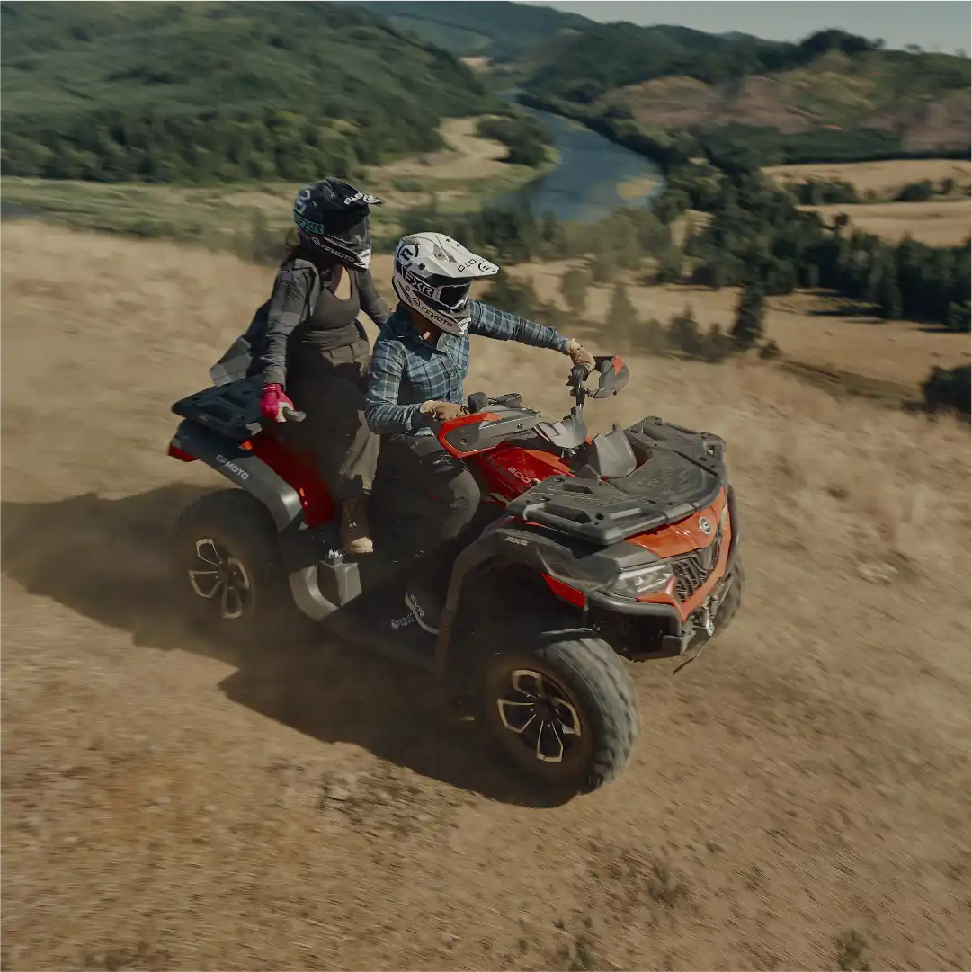 CFORCE 625 TOURING · imagen oficial del modelo