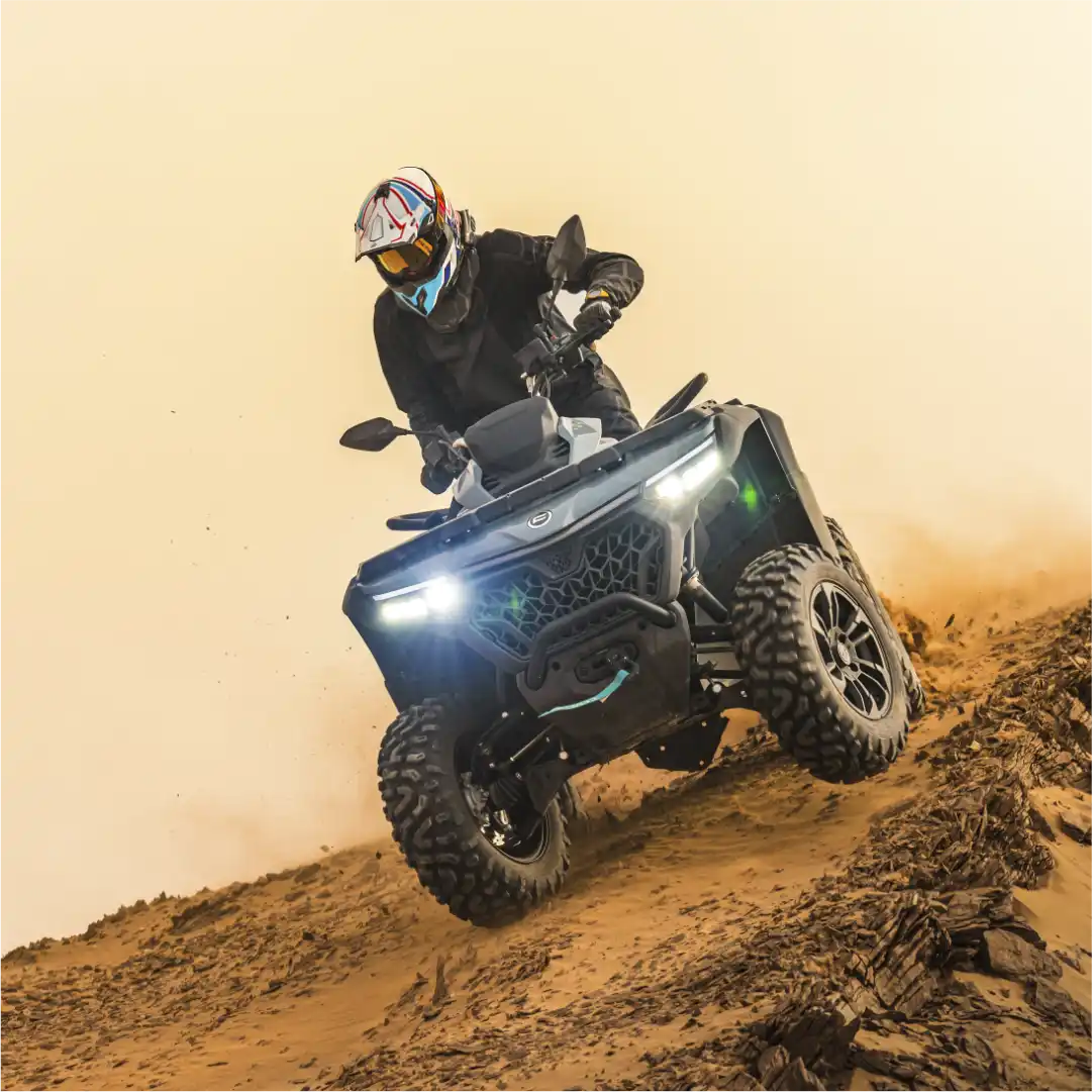 CFORCE 850 TOURING · imagen oficial del modelo