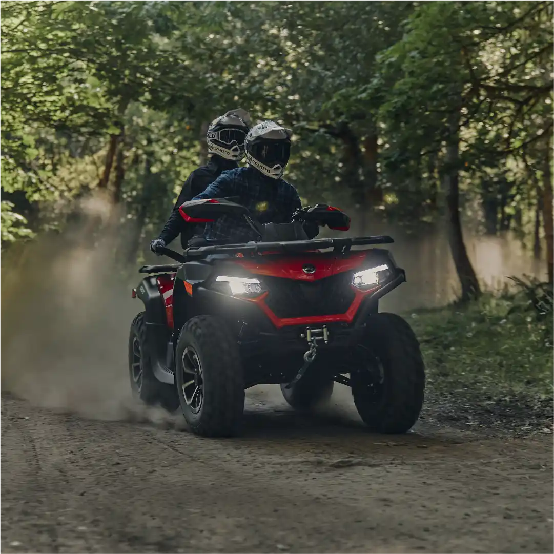 CFORCE 625 TOURING · imagen oficial del modelo