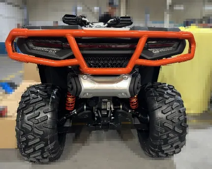 Defensa trasera de color (rojo o naranja) 2024-2026 · foto 2